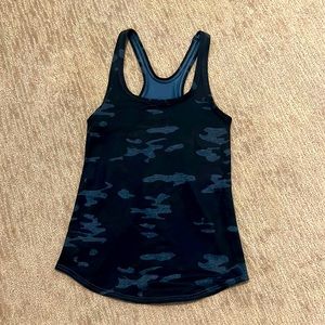 Blue camo lululemon workout tank - size 4